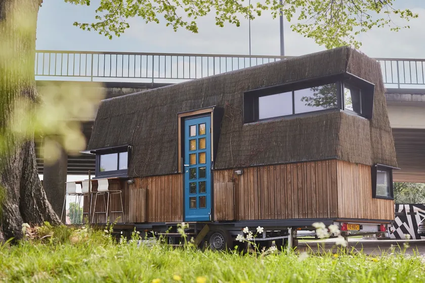 Wooden Glampervan on the water at City Camping - Image 1