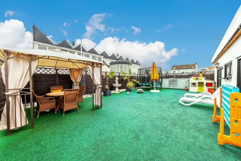 PMC suite with rooftop terrace - Image 1