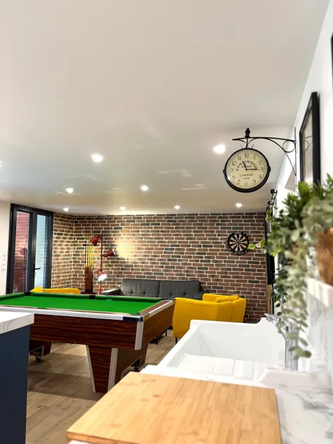Le QG Jarrézien - Air conditioning•Wi-Fi•Pool table•Private parking - Image 1