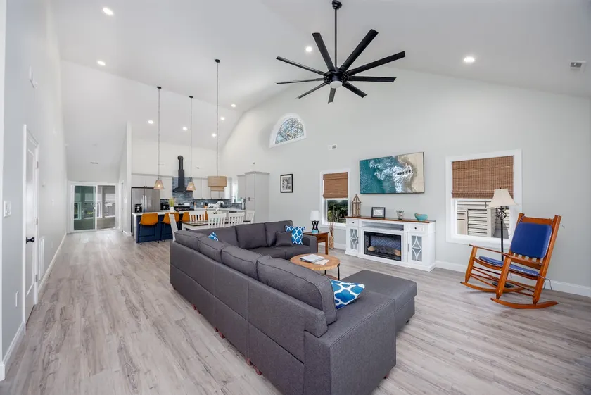 Bay Breeze Cottage - Brand New! - Image 1