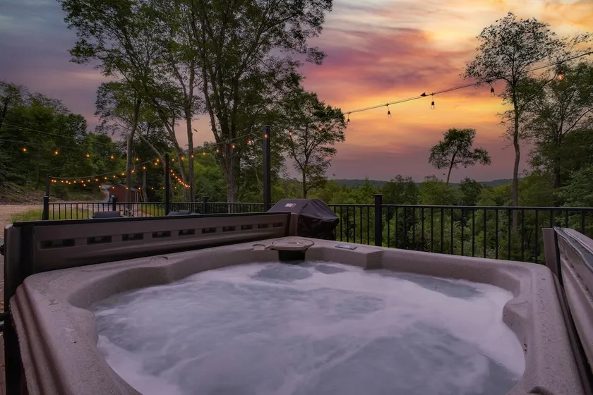 Hidden Creek Hideaway, Hot Tub - Image 1