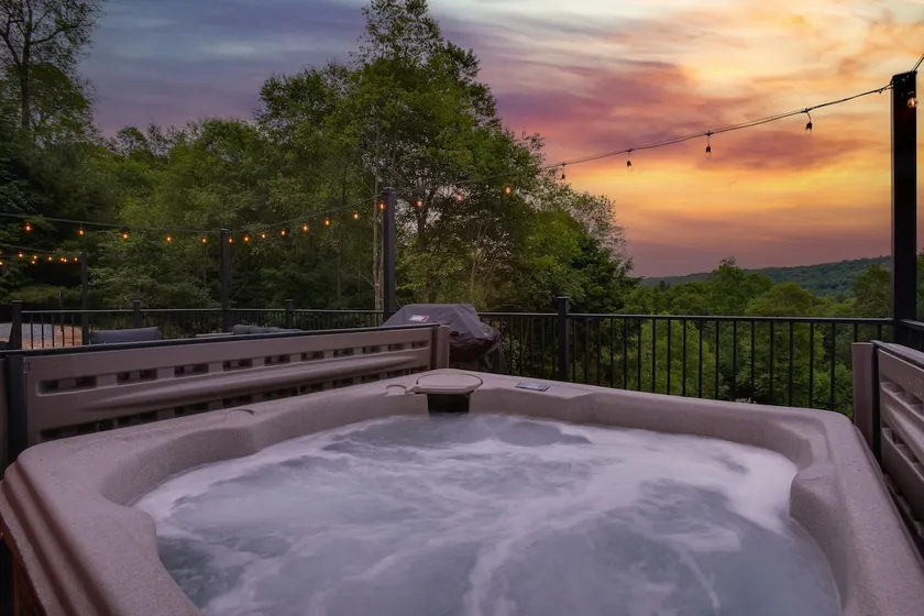 Evergreen Escape - Hot Tub - Image 1