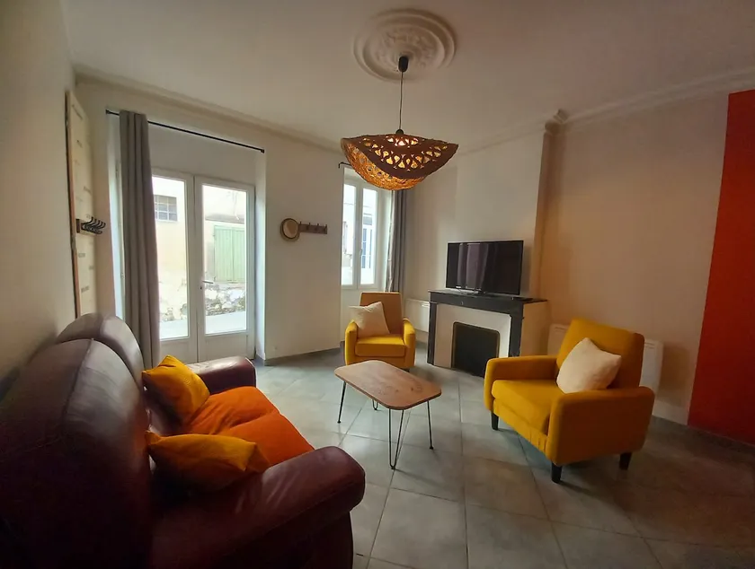 3 Bedroom Air Conditioned Townhouse - Image 1