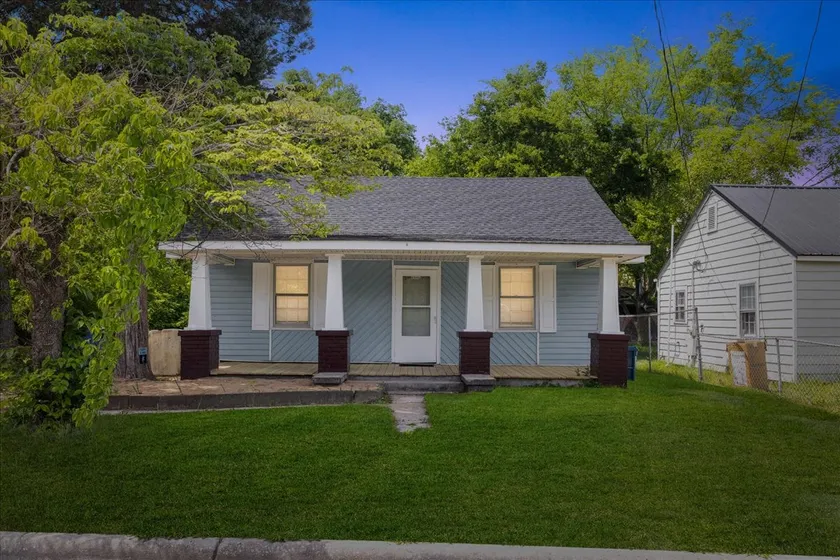 Centrally Located: Up to 8 Guests - Image 1