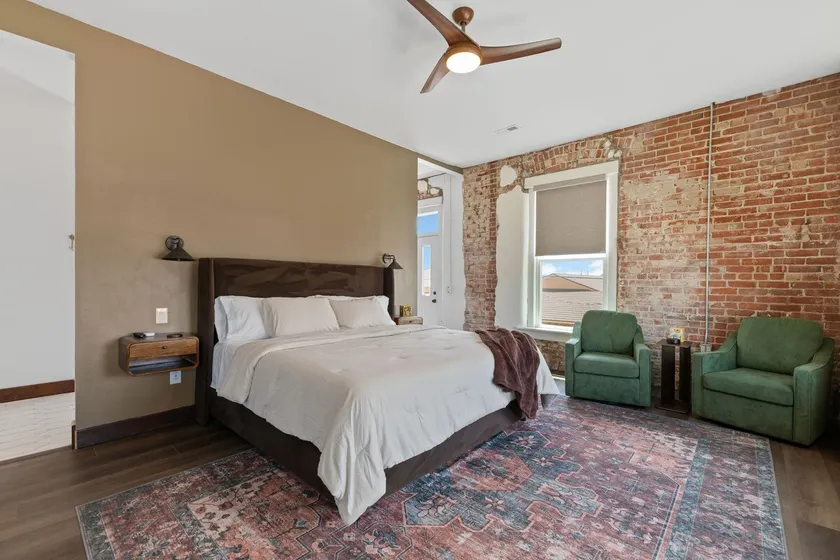Downtown Medford Studio – Elevated View & High-End - Image 1