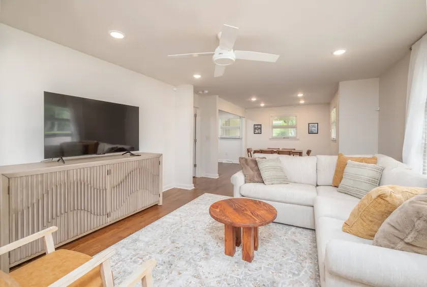 Spacious 3BR/2BA Retreat - Image 1