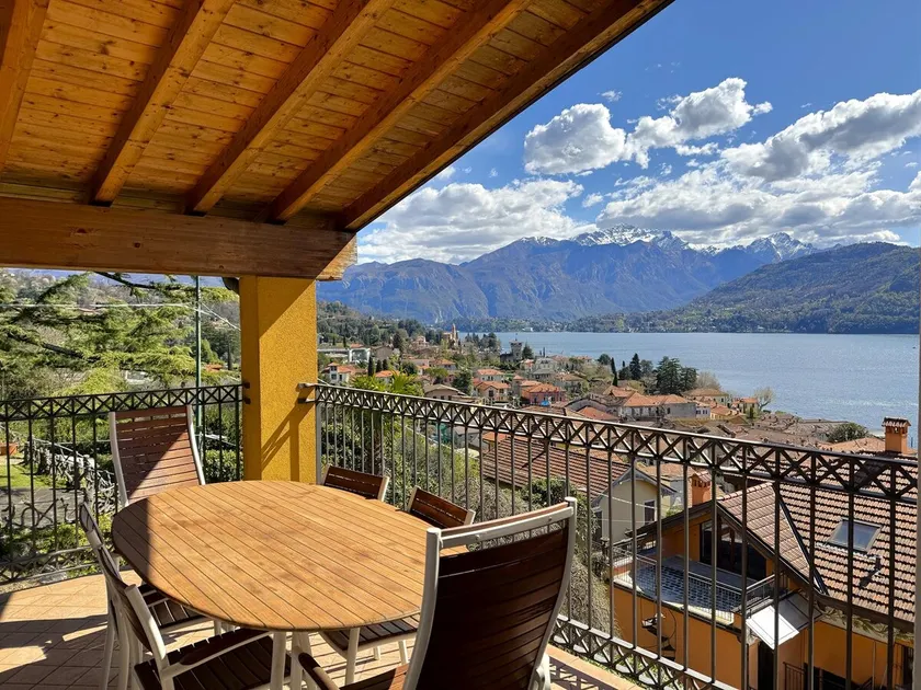 Ca Del Senior - Pool & Lake View - Image 1