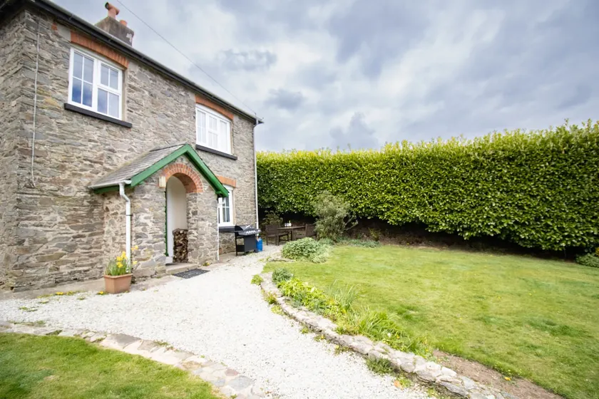 Witham Cottage Cosy Log Burner Exmoor Farm Stay - Image 1
