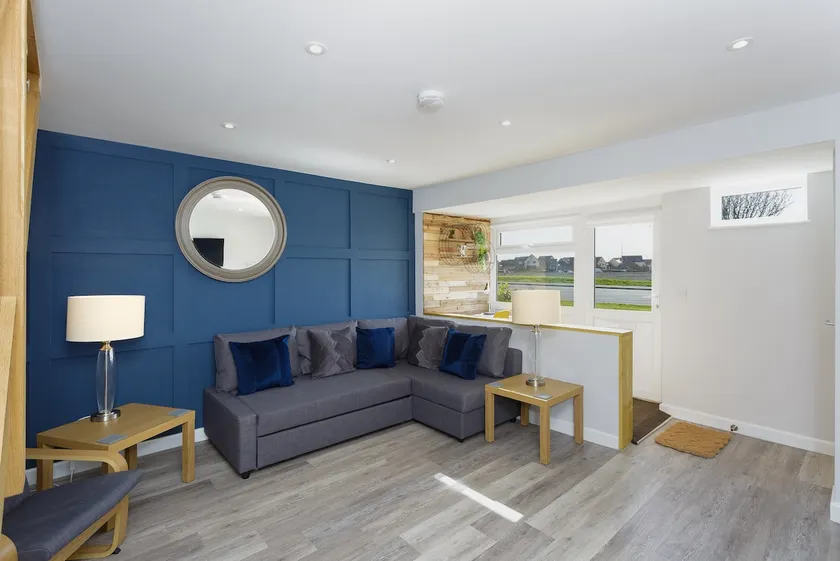 2BR Spacious & Cosy Retreat nr Port Solent Marina - Image 1