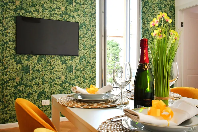 Downtown Como-Luxury Flat - Image 1