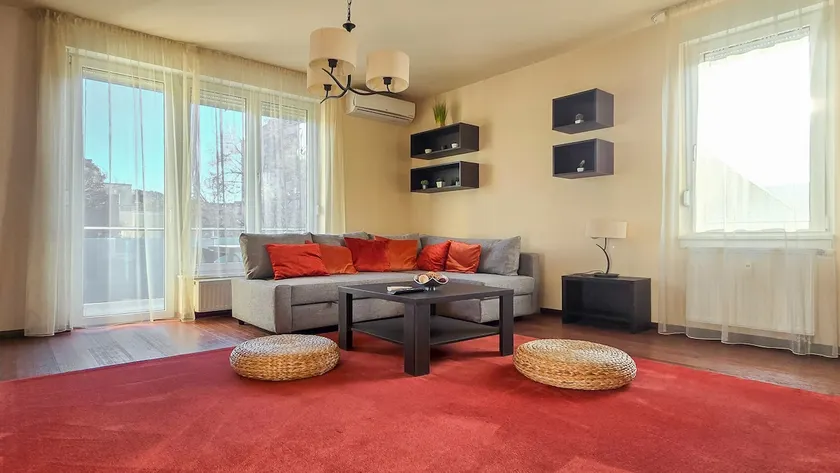 Sweet Home Apartments - Image 1