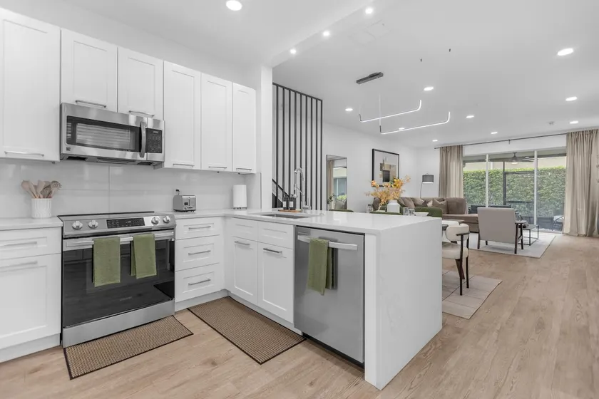 Gated Community! | Prime Winter Park Location - Image 1