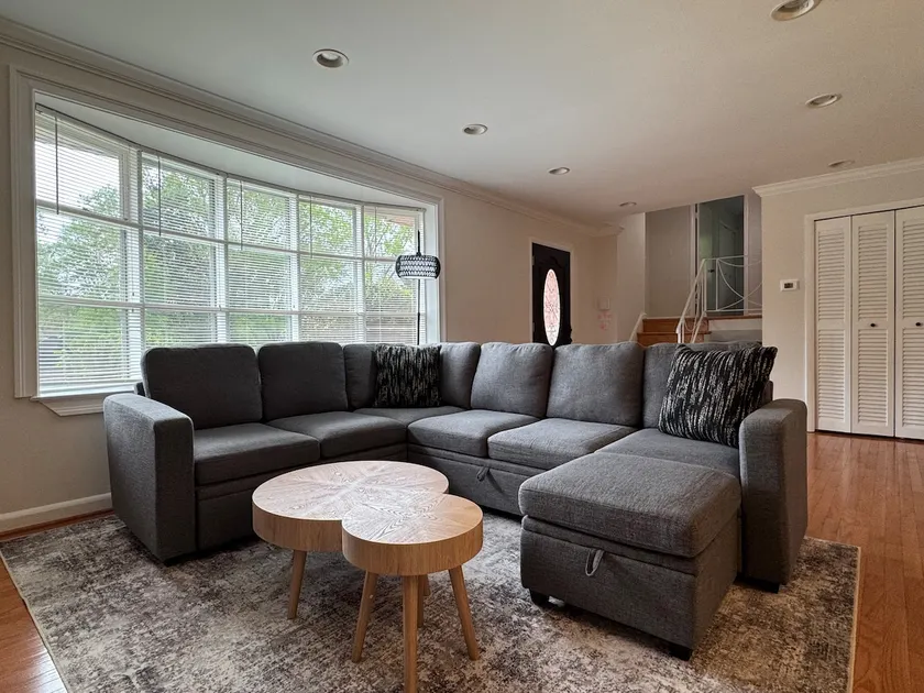 Spacious Annandale Gem - Near DC - Image 1