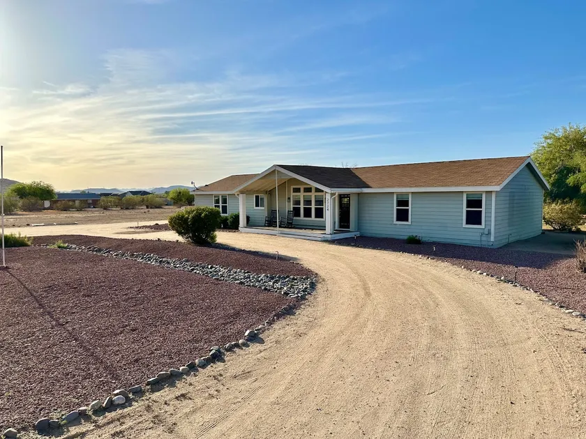 Desert Hills Oasis with Scenic Views | Sleeps 8 - Image 1