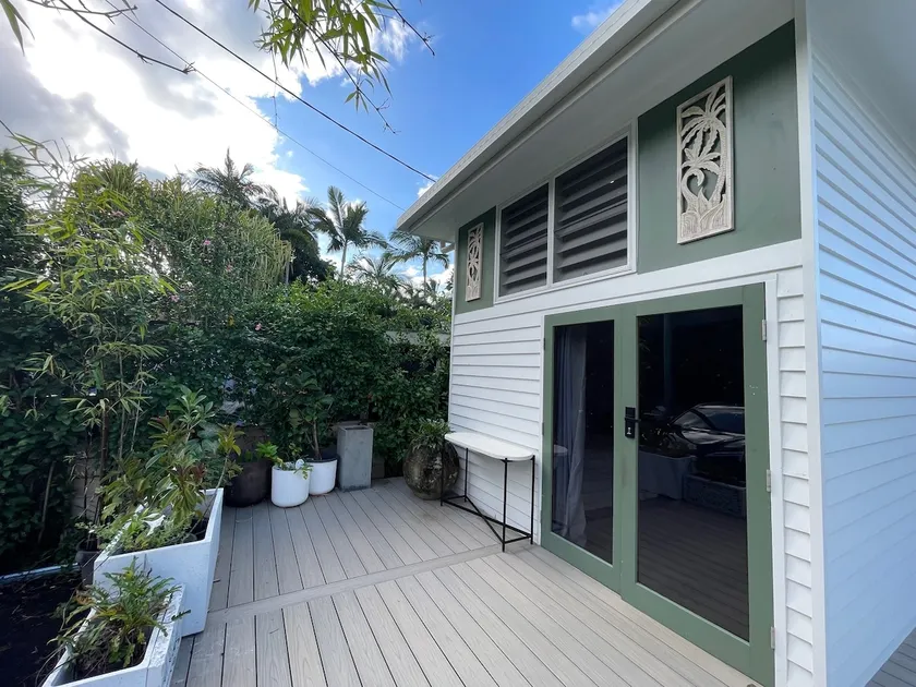 Freestanding beachside studio - Image 1