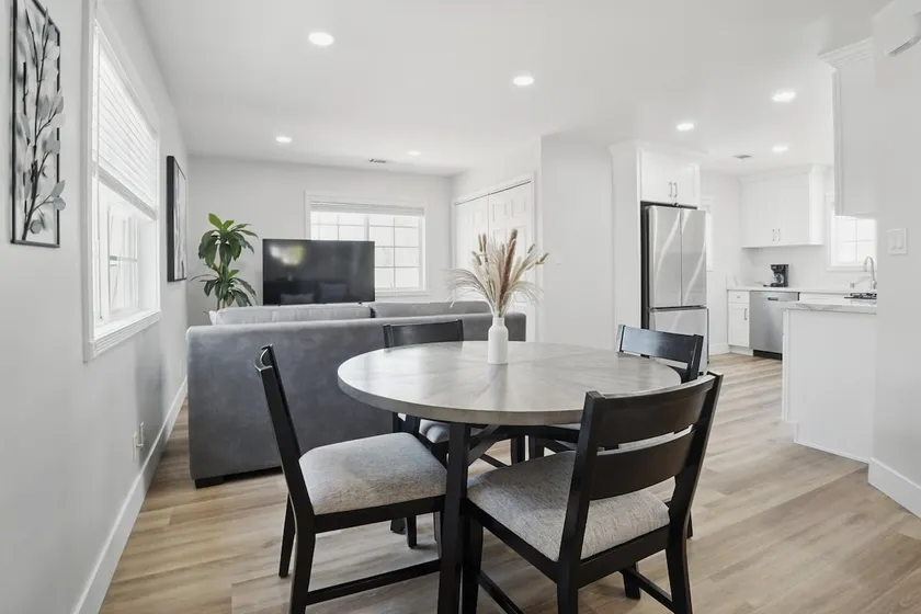 Cozy 2BR Home Close to Downtown Azusa - Image 1