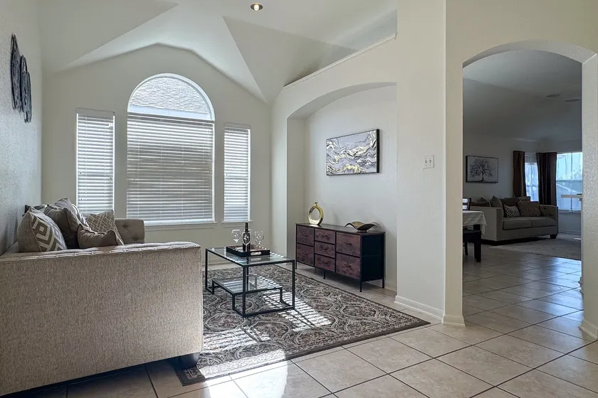 3 Bedroom House in Round Rock - Image 1