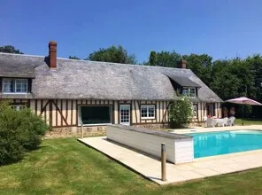 House with garden and pool - Image 1