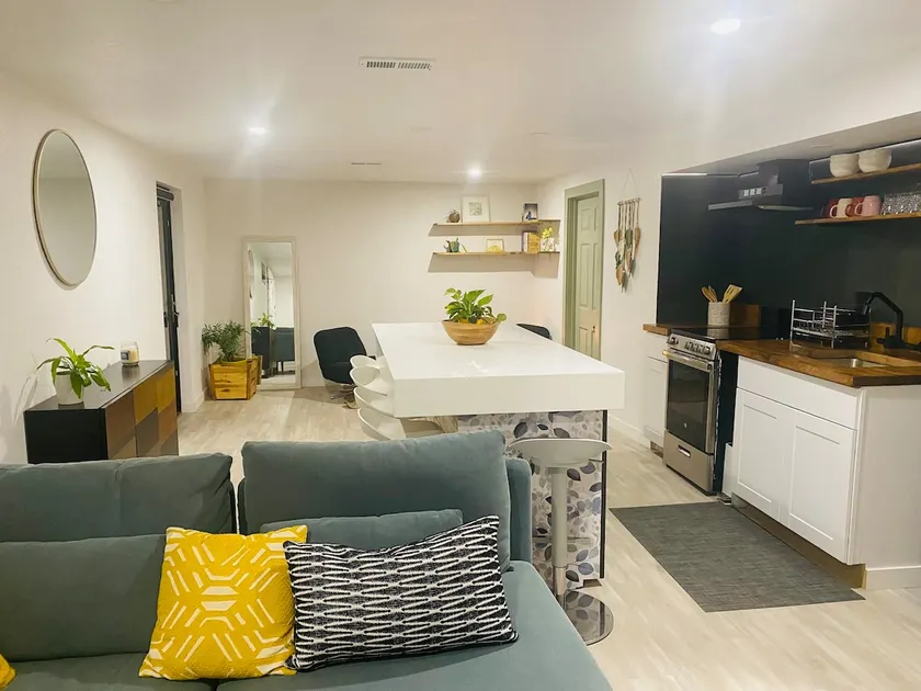 Cozy three bedroom basement - Image 1