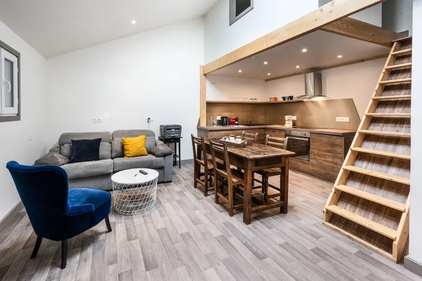 3 BR Elegant | Parking & A/C | Allevard-les-Bains - Image 1