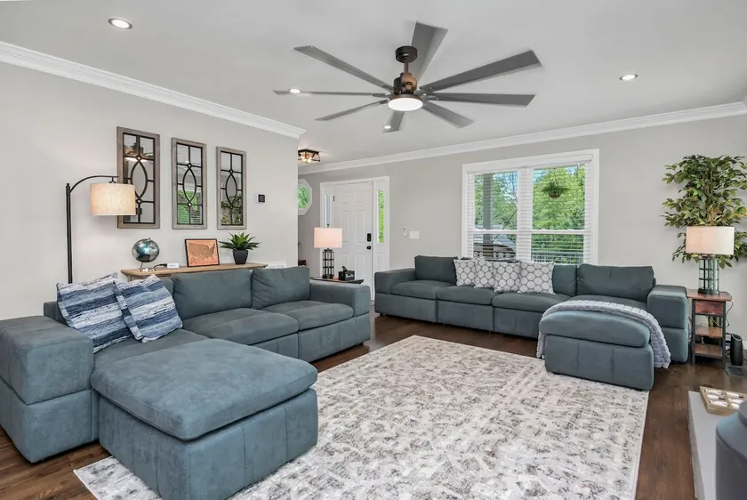 Winds of Lexington Sleeps 8 - Image 1