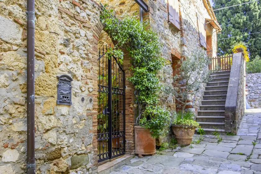 Apartment in the medieval village - Image 1