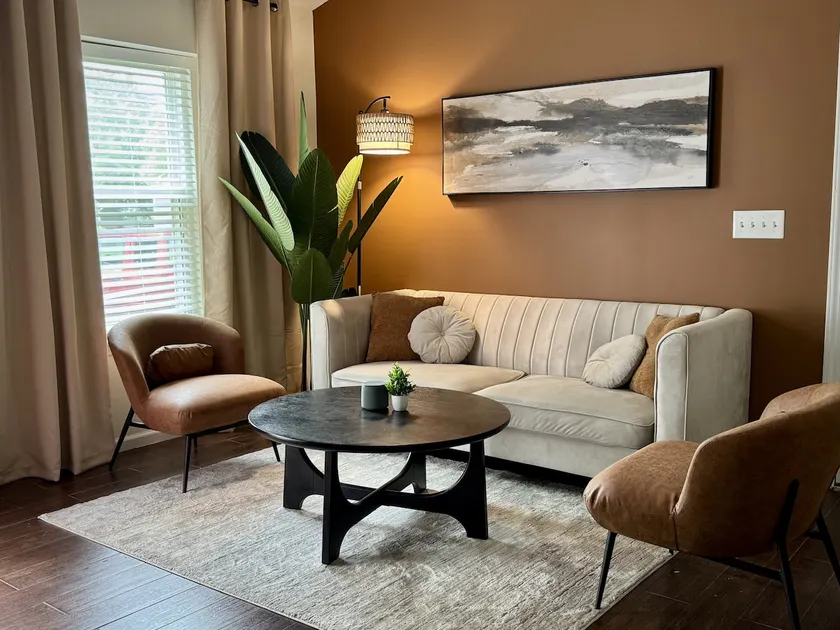 Modern 3BR Getaway Near UNCC, IKEA & PNC Pavillion - Image 1