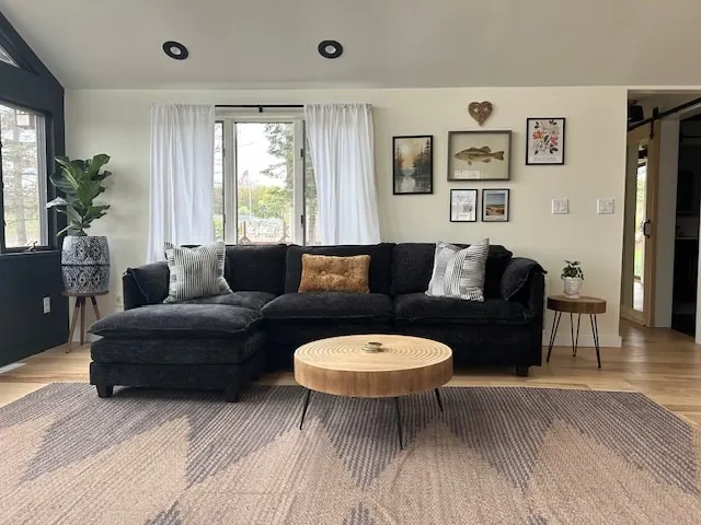 Zen Den - Image 1