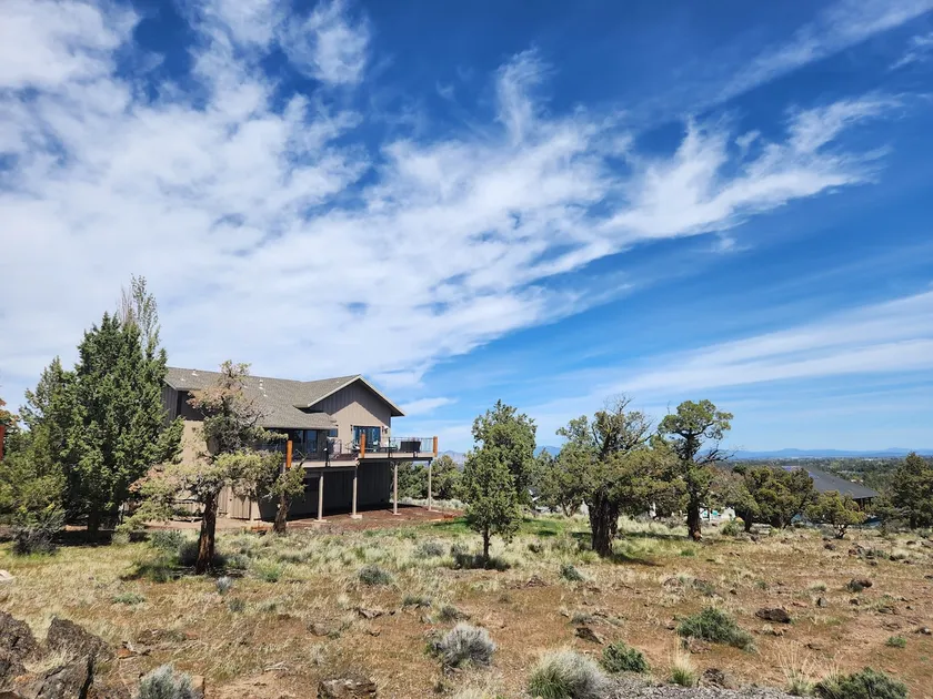 Family fun in Eagle Crest. Hot tub, views, privacy - Image 1