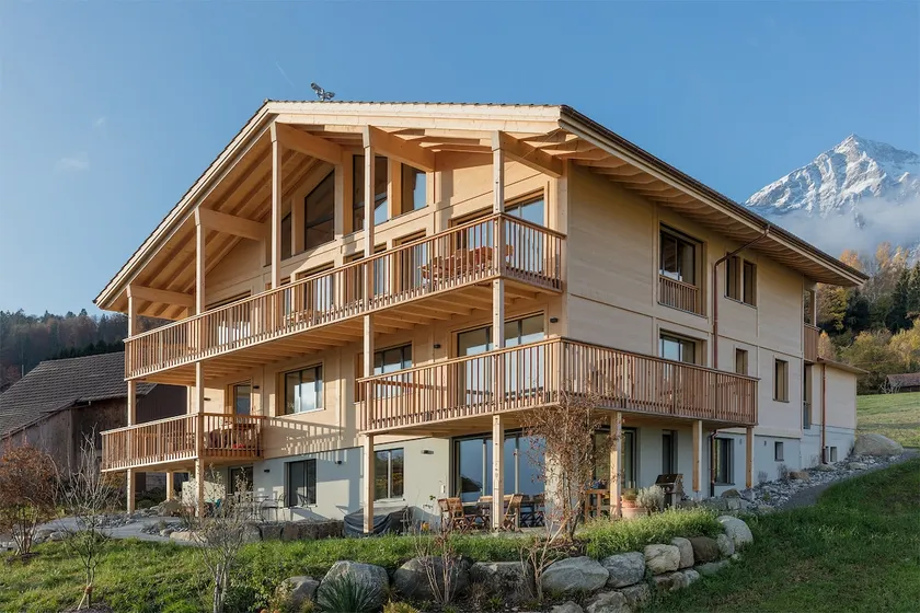 Studio with lake and mountain view - Image 1
