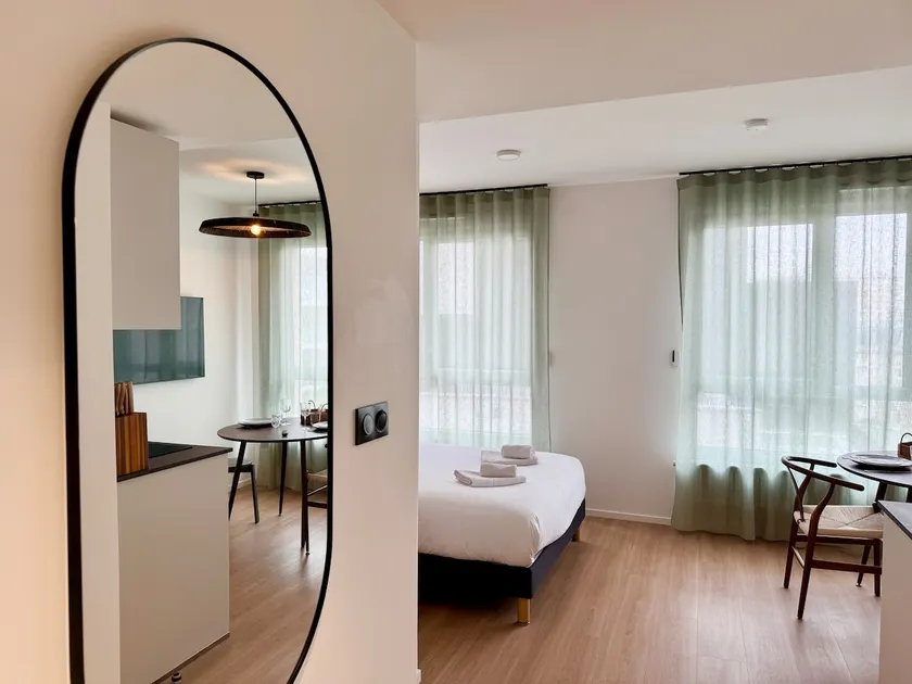 We Live Inn Sharies Reims B303 - Image 1