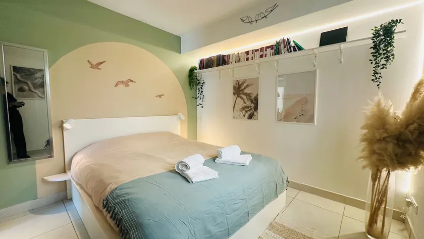 Charm & Sun, 2P Air conditioning, Wifi, Terrace, Parking - Image 1