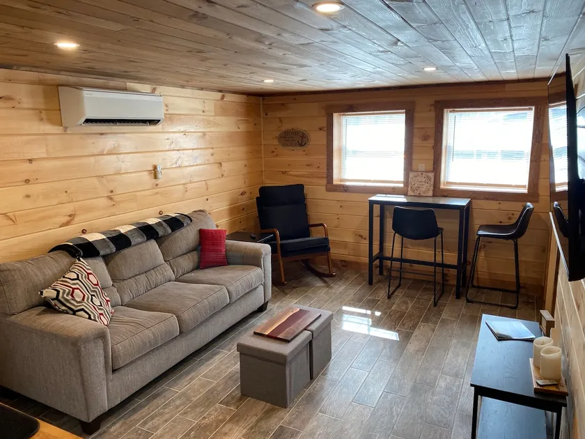 Tunk Stream Lodging - Image 1