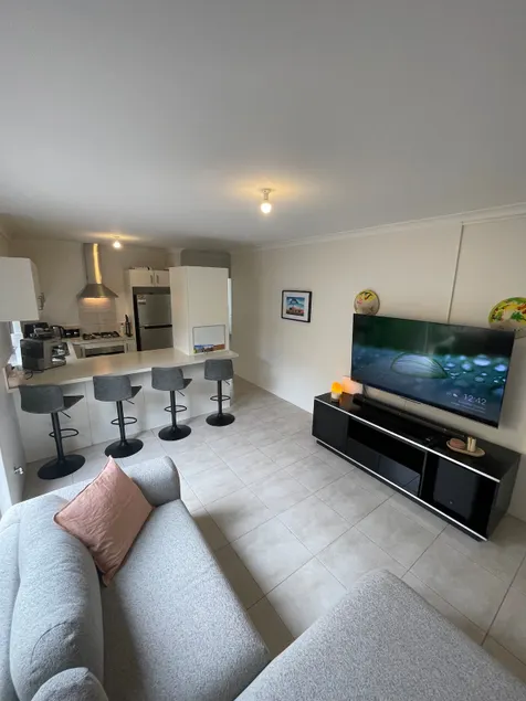 Modern apartment in Spearwood - Image 1