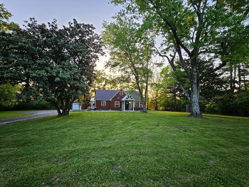 Creative Paradise, Country Charm, City Convenience - Image 1