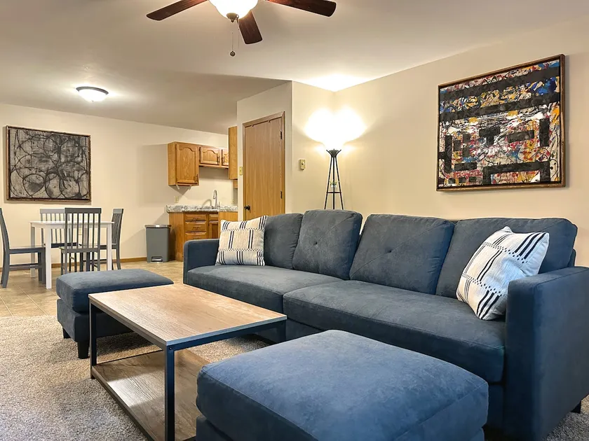 2BR Reedsburg Home/20m Dells - Image 1