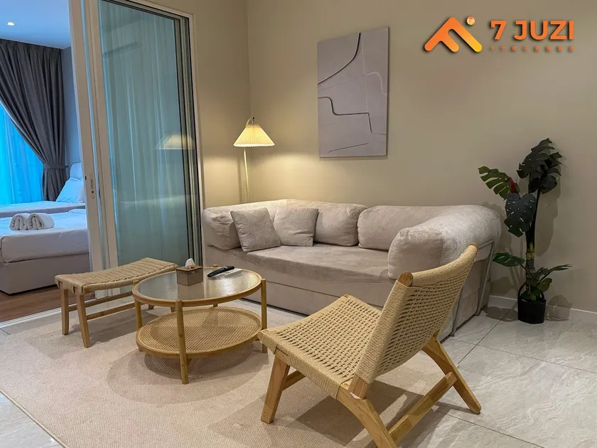 KL Tower View Luxury Cozy& Spacious Suite 4-5 Pax - Image 1