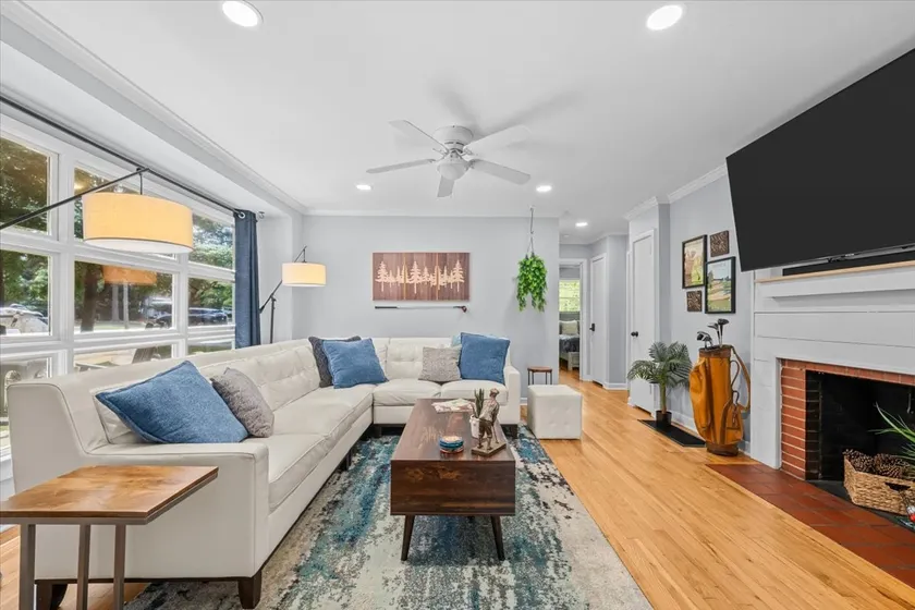 Charming Downtown Corner Cottage - Dog Friendly! - Image 1