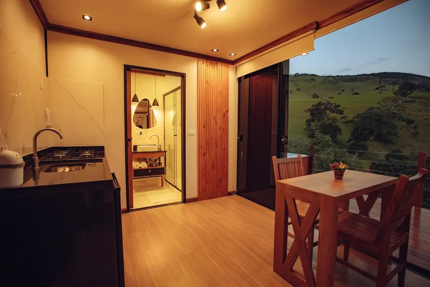 Cozy Cabin in the Mountains with Hydro and Luxury - Image 1