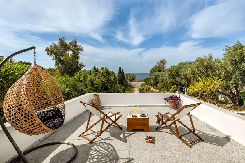 Mira Seaside Residence - Image 1