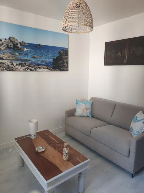 Studio in a local home - Image 1