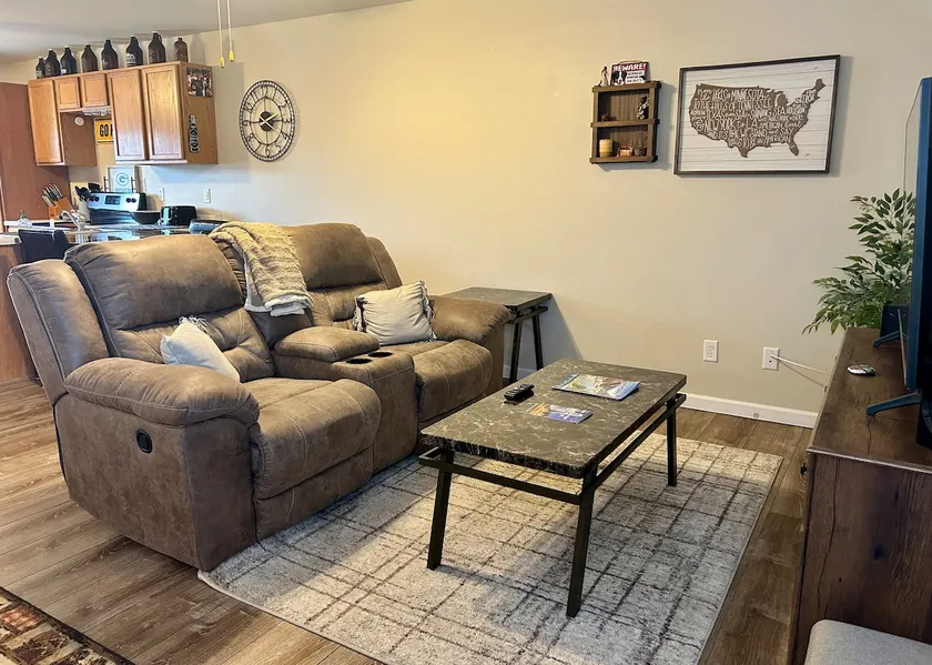 Blue Water Townhouse - Image 1