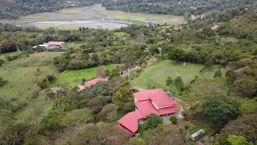 Agro-tourism and coffee farm. - Image 1