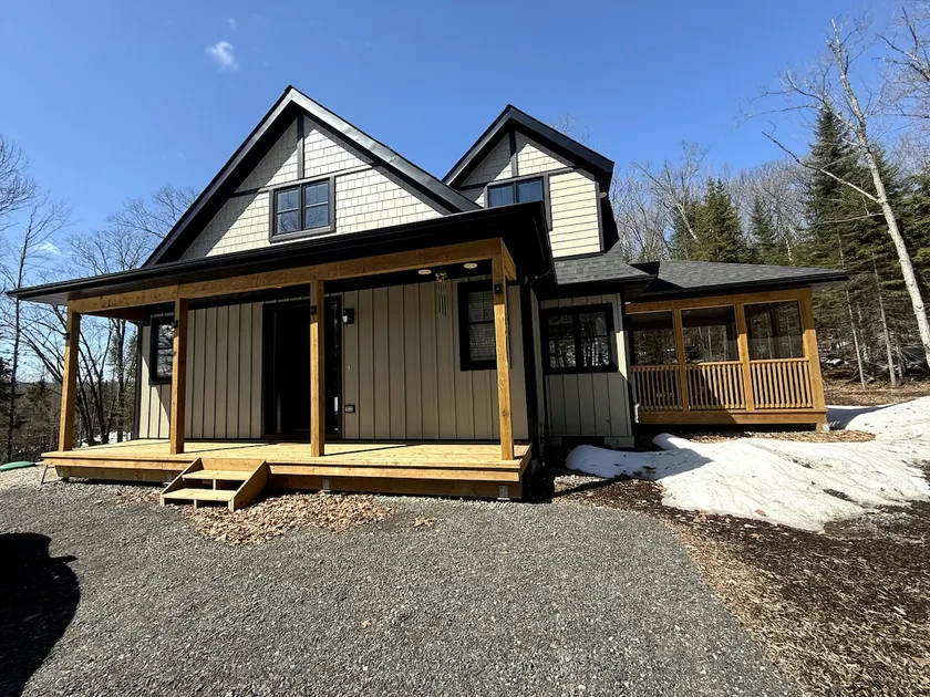 Cottage in Lake of Bays - Image 1