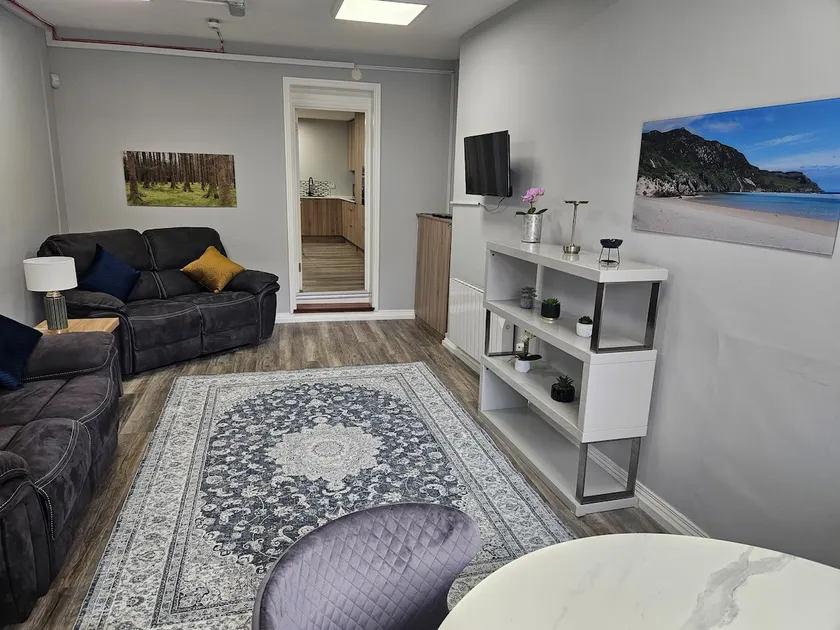 Tower House Apartment - Image 1