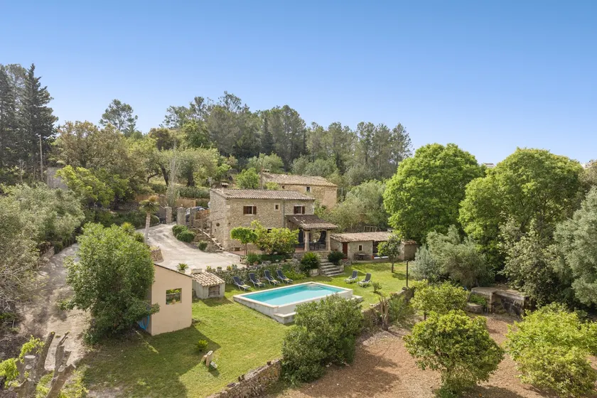 Private Countryside Oasis with Pool, BBQ, Terraces - Image 1