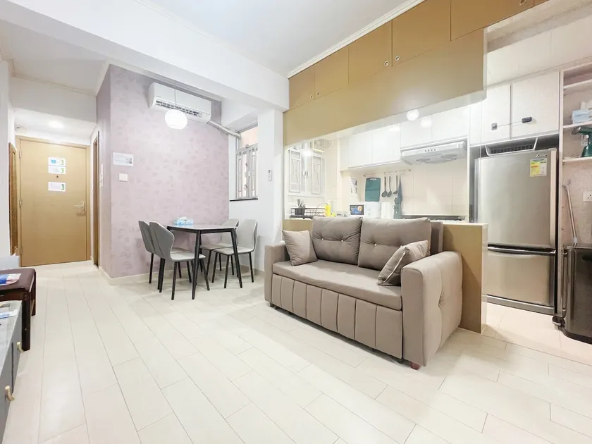 1 min Wan Chai MTR 2 Bedroom, 6mins HKCEC, family - Image 1