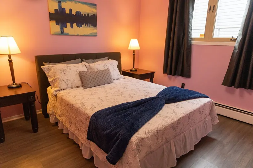 3 Bedroom Unit-Central Location - Image 1