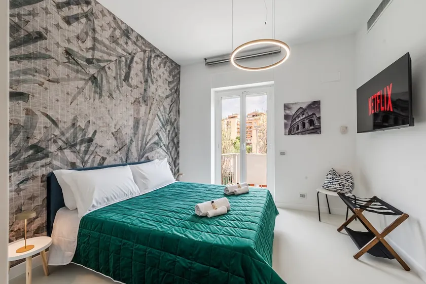 Rome Centre - Spacious Apartment - AC - Wi-Fi - Metro - Image 1