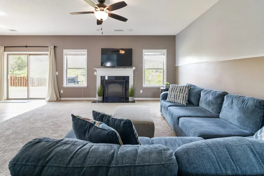 5BD Lakeview | Firepit & Pool Table | Fort Benning - Image 1
